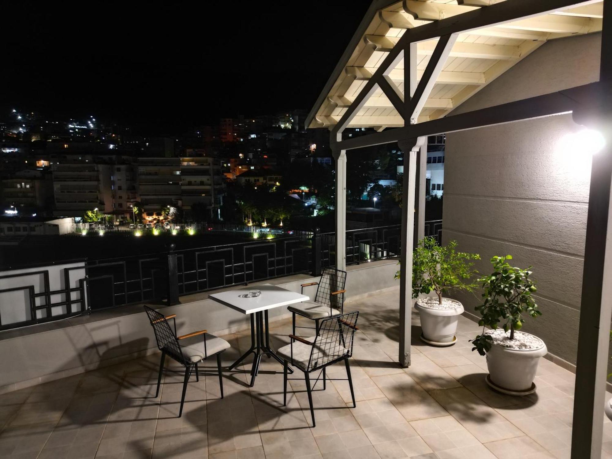 Rs Skendo Apartments Gjirokastra Kültér fotó